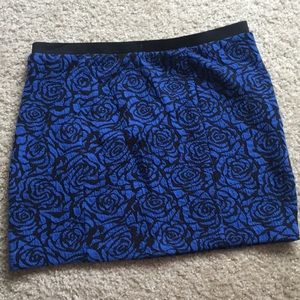 Forever 21 rose print mini skirt